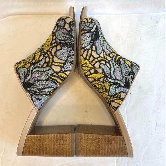 Crown Vintage Clara Floral Lace Peeptoe Embroidered Block Heel Mules Sandal Sz 8 - Picture 14 of 16